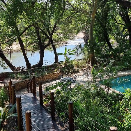 Paradise River Lodge 호에드스프뤼트 외부 사진